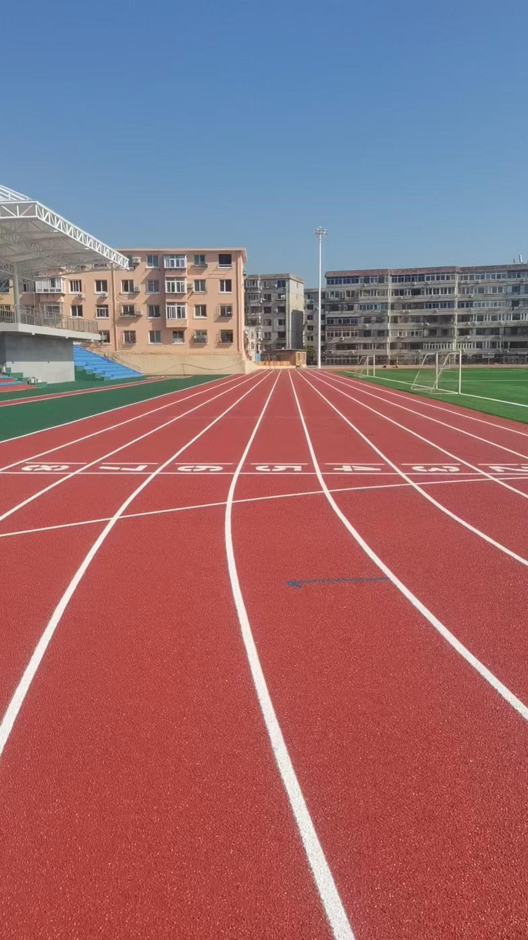 双鸭山市健身步道渗水跑道 - 厂家